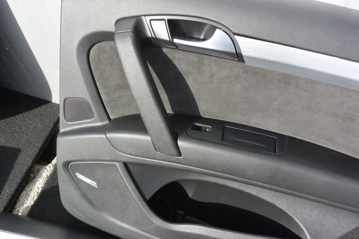 фото №12, Боковина дверь kpl кожа bose audi q7 4l uk