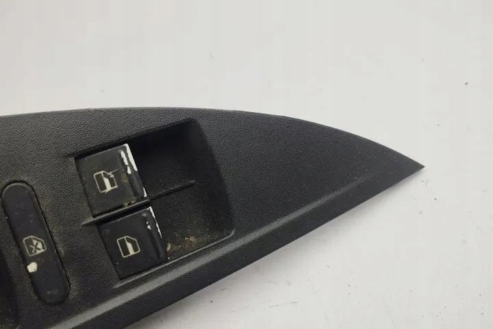 фото №12, Кнопка управление стекло правых передних дверь seat altea 5p1