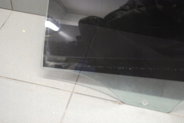 фото №3, Стекло дверь левый зад bmw e90 as2 07r