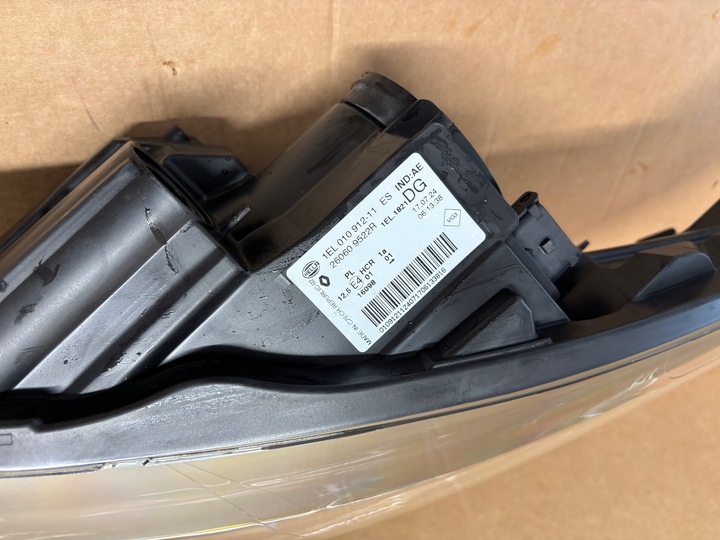 фото №7, Renault zoe i лампа перед передняя левая eu новая оригинал 260609522r