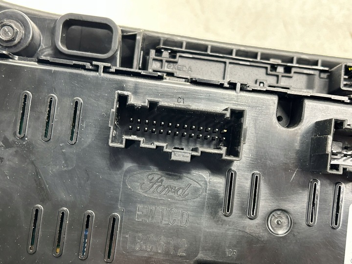 фото №10, Ford втулка стабілізатора iv 2023 панель кондиціонера