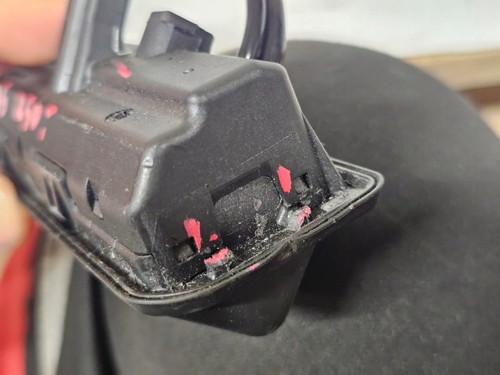 фото №9, Audi a5 ii камера заднего хода кнопка микровыключатель открывания крышки 8w8827566d