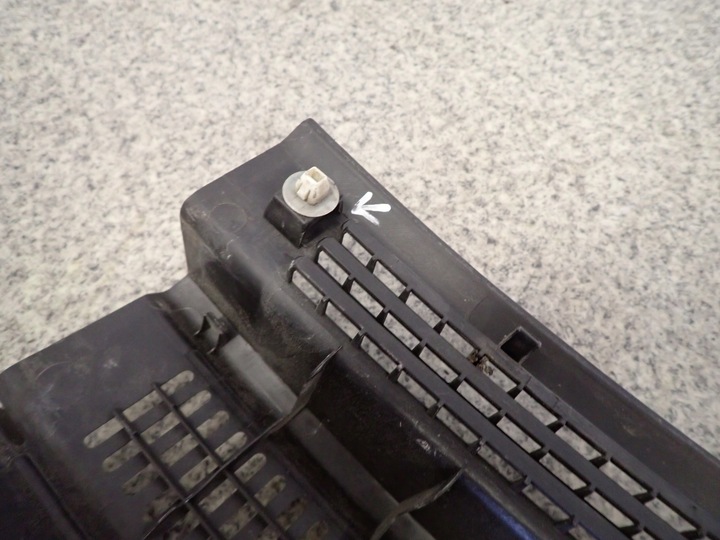 фото №7, Suzuki swift 04-10 панель під лобовим склом праві пластиковий jp