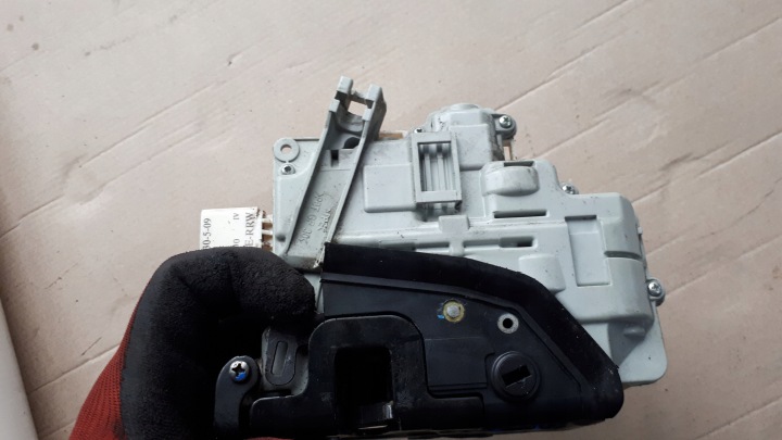 фото №9, Q5 8r замок дверь правая зад 7 pin 8k0839016 a4 b8