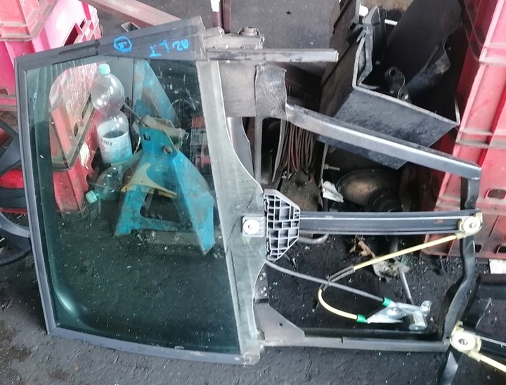 фото №1, Audi a2 04r рамка каркас скло двері лівий зад задня