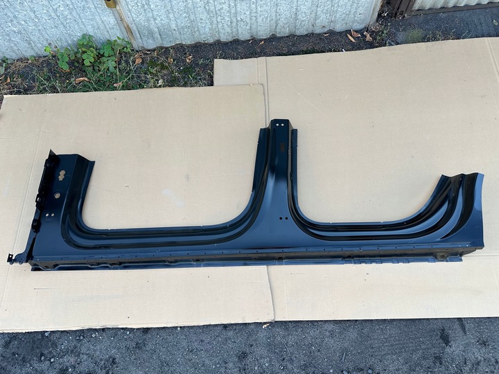 фото №1, Audi q7 4m поріг лівий обшивка порога 4m0809847a новий оригінал