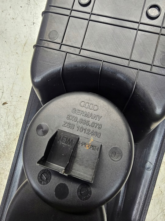 фото №5, Бардачок полка сиденья зад audi a1 8x 8x0885079