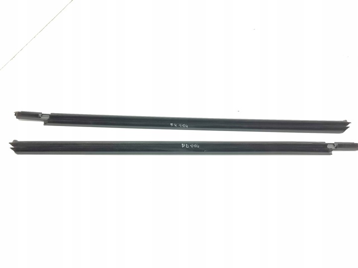 фото №8, Volkswagen tiguan 2020 комплект прокладка стёкла дверь передних