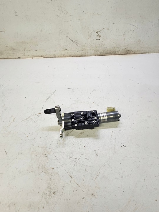 фото №1, Амортизатор доводчик кришки зад audi a6 c8 4k9827851b