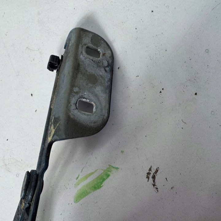 фото №6, Петли капота комплект левое правое ford fiesta mk7 oem номер оригинал 8a61-16800-ad