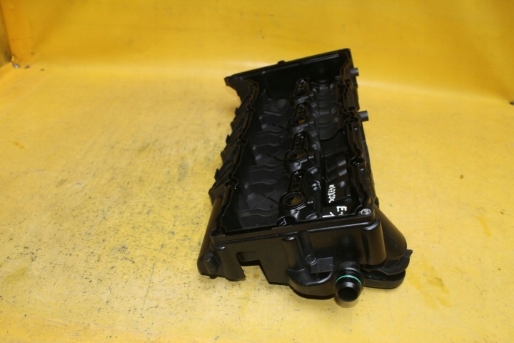 фото №7, Кришка клапанів 7797613 bmw e60 2.0 d n47d20c