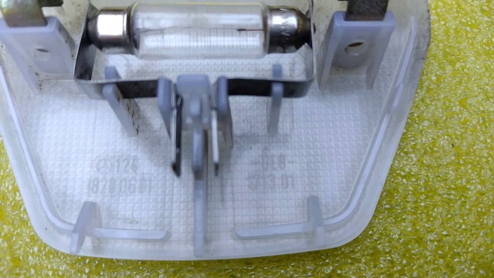 фото №5, Mercedes-benz e w124 1993 освещение багажника