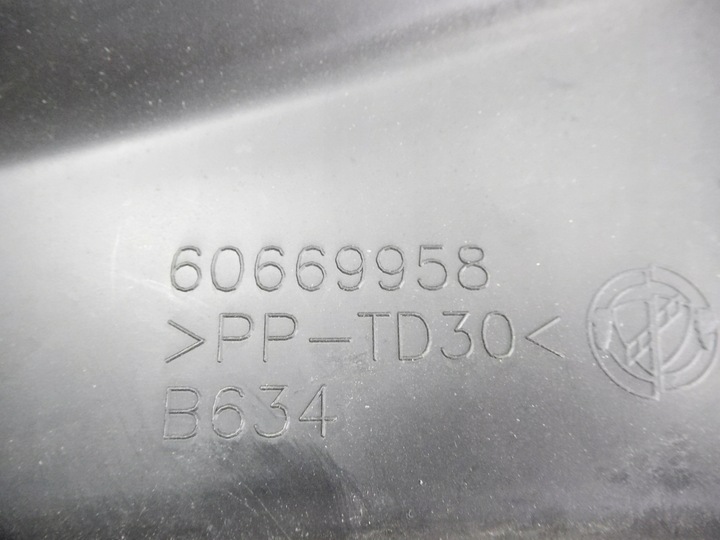 фото №12, Панель під лобовим склом lancia thesish 2001-2007 60669958