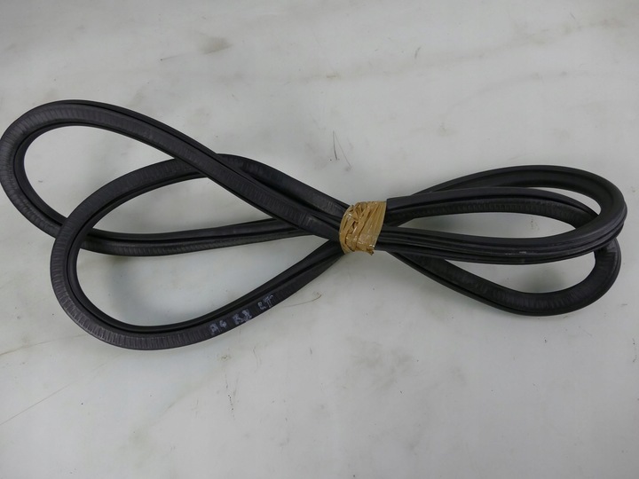 фото №1, Audi a4 b8 рестайлинг sedan прокладка дверь левый зад