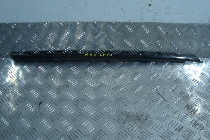 фото №1, Планка левая стёкла лобовой suzuki swift iii 05-10 mk6