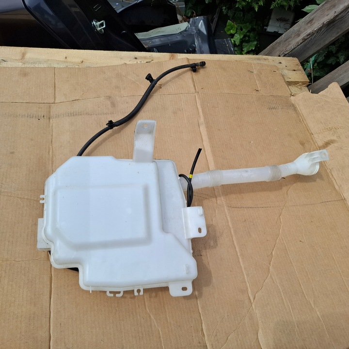 фото №6, Mitsubishi outlander iii 3 рестайлінг 15-21 бак склоомивача ксенон бак