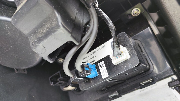 фото №10, Infiniti q50 бардачок туннель подлокотник средний el10