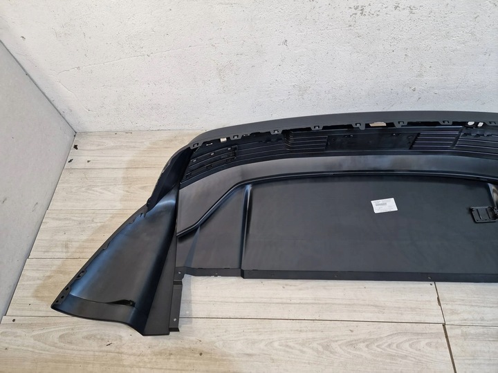 фото №9, Задний новый диффузор бампера porsche taycan 9j1807983f