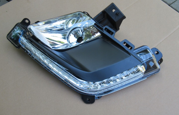 фото №1, Peugeot 308 2011 - led + рамка + галоген набір