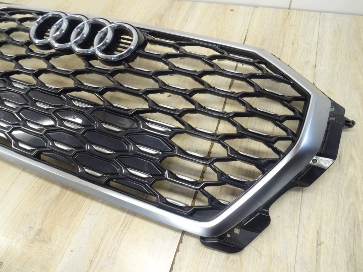 фото №8, Audi q3 83f sportback 19-25 центральна решітка бампера перед 83f853651a llu