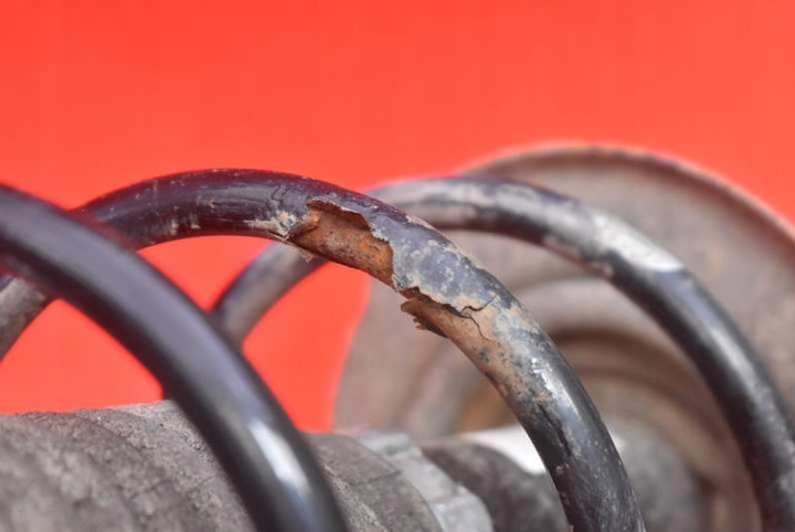 фото №9, Амортизатор правый перед 48510-0h010 toyota aygo 1 i 1.0 68 km 08-12