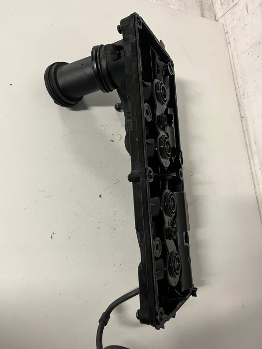фото №6, Крышка клапанов vw transporter 2,0 tdi 1 03l103469g oem номер vag