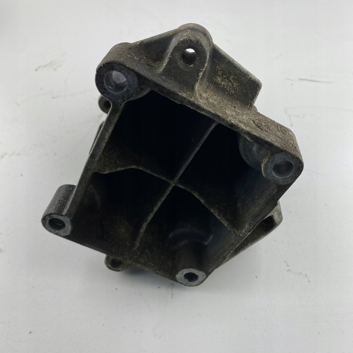 фото №7, Лапи поддержка двигателя mercedes w204 w212 класс c e 1.8 cgi