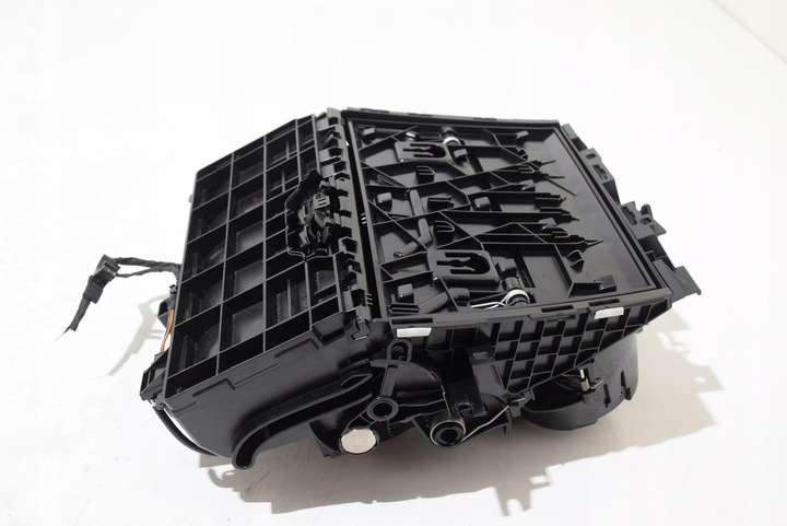 фото №10, Bmw g20 g21 g22 g26 зарядний пристрій індукційна телефону wca nfc бардачок retrofit