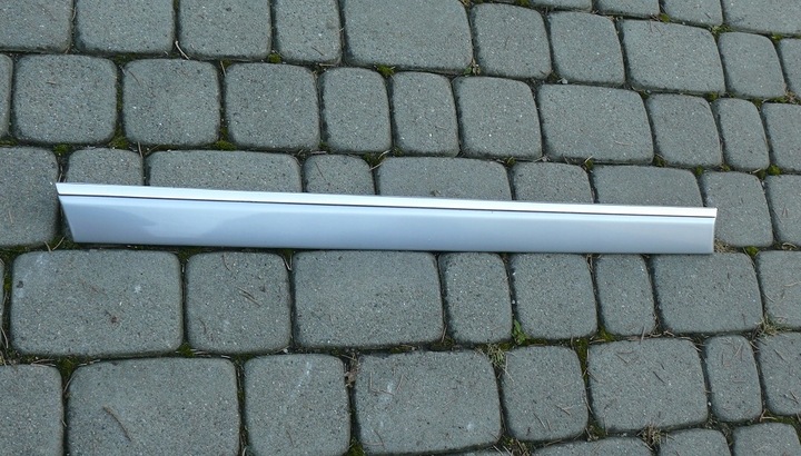 фото №1, Планка средняя дверь правый зад audi a8 d2 94-01 ly7m 4d0853962