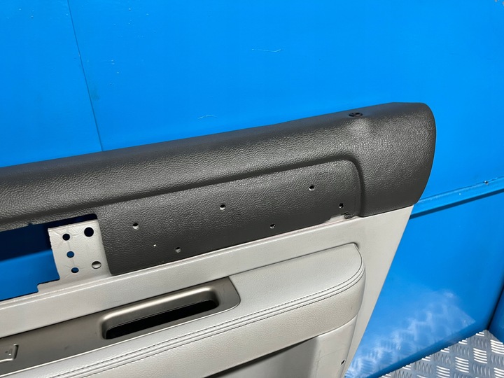 фото №8, Navigator ii 03- боковина обивка дверь правый зад