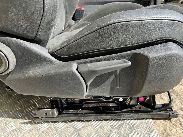 фото №7, Сидіння шкіряні диван citroen ds7 алькантара шкіра