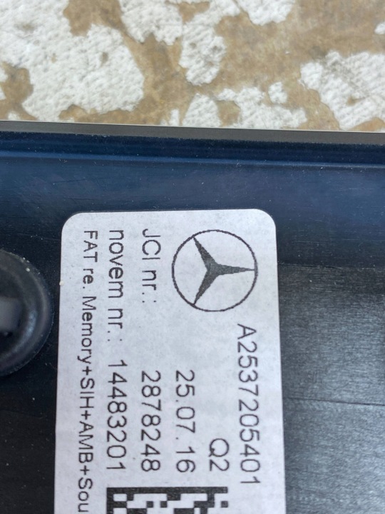фото №7, Mercedes-benz glc x253 c253 молдинг дверь передних a2537205401