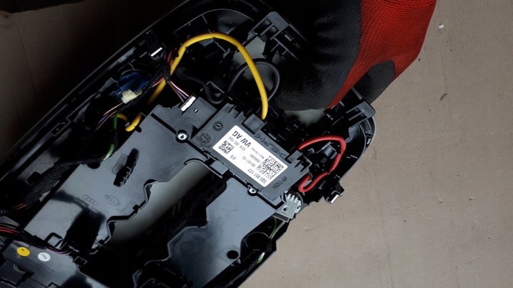 фото №11, A4 b9 8w лампа потолок led перед 8w0947135bq