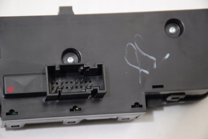 фото №13, Bmw x5 g05 x6 g06 x7 g07 панель повітропровід кондиціонера зад підігрів сидіння