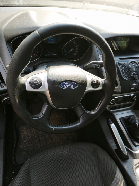 фото №14, Ford focus 3 na запчасти бампер перед з halogenami