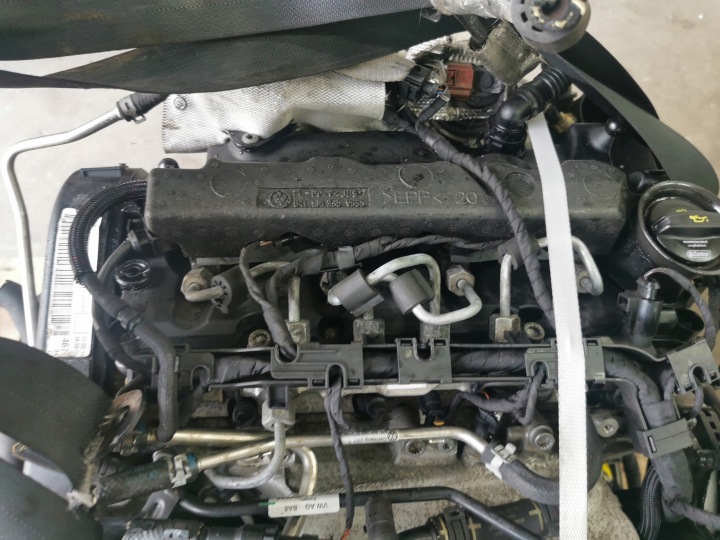 фото №8, Двигатель комплектный 1.6 tdi clh 105km skoda octavia iii vw seat audi