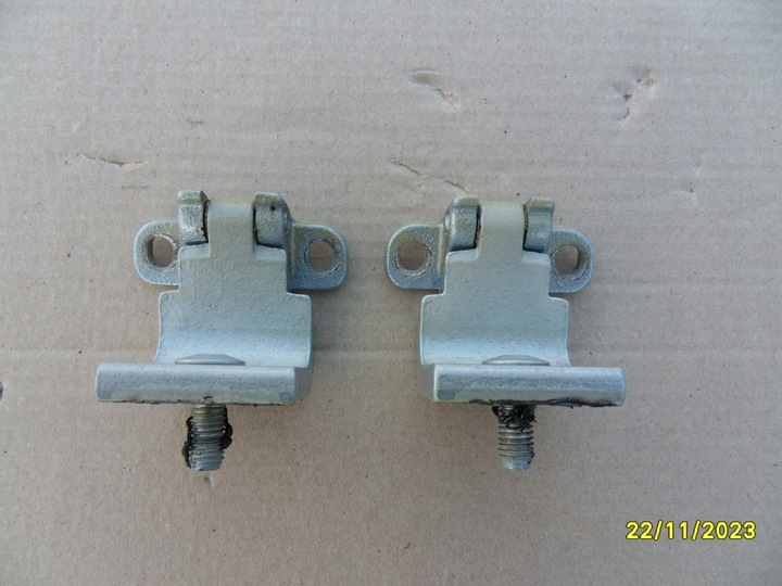 фото №1, Петля кришки багажника vw golf v plus 5m0827301