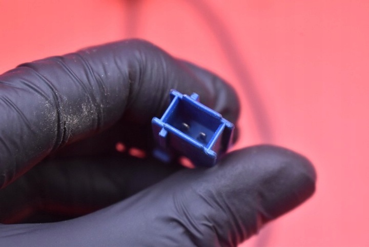 фото №7, Натягувач застібка ременя лівий перед 13127268 opel zafira b 05-10