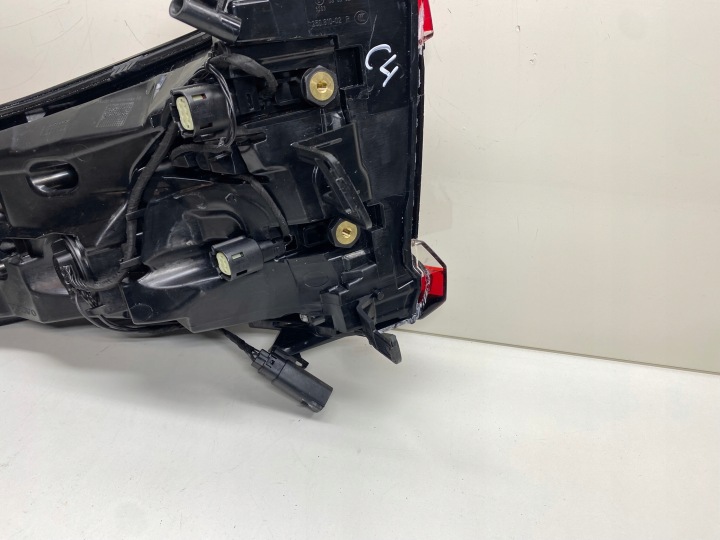 фото №6, Volvo c40 фара права праве зад задня led eu 32365667