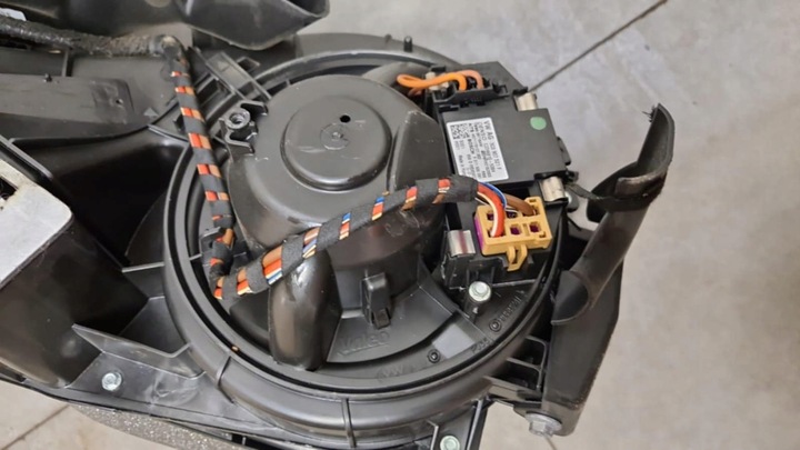 фото №1, Вентилятор повітродувка audi q3 8u 11-18 valeo 998924e