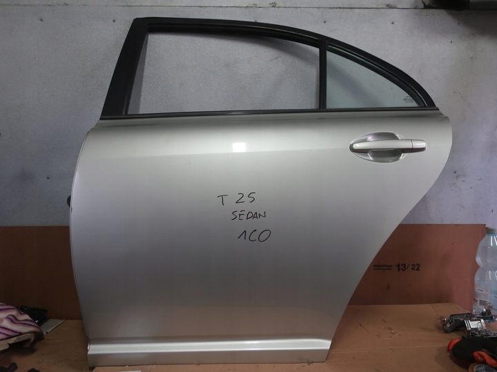 фото №1, Toyota avensis t25 двері ліві зад 1c0 03-08 hb sedan