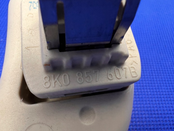 фото №6, Audi a6 a7 c7 4g ручка стеля праве зад 8k0857607b 8k0857608a jj3
