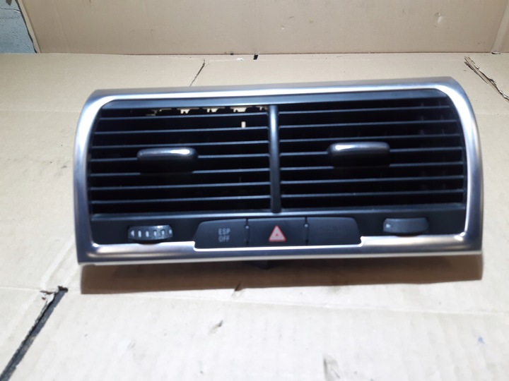 фото №11, Audi q7 4l середня решітка повітропровід 4l0820951