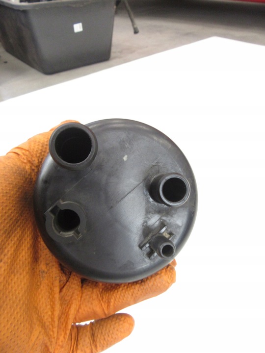 фото №7, Бак усилителя bmw e60 e61 e63 e64 e65 e66 e70 e71 m57n n52 n62 m54