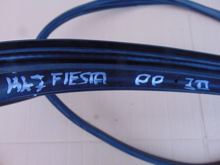 фото №10, Прокладка двері праві перед ford fiesta mk7 3d