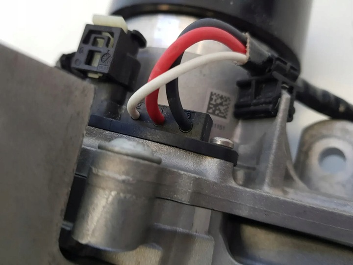 фото №10, Новая насос воды термостат кронштейн лапи крепление bmw f30 x1 u11 u06 847194