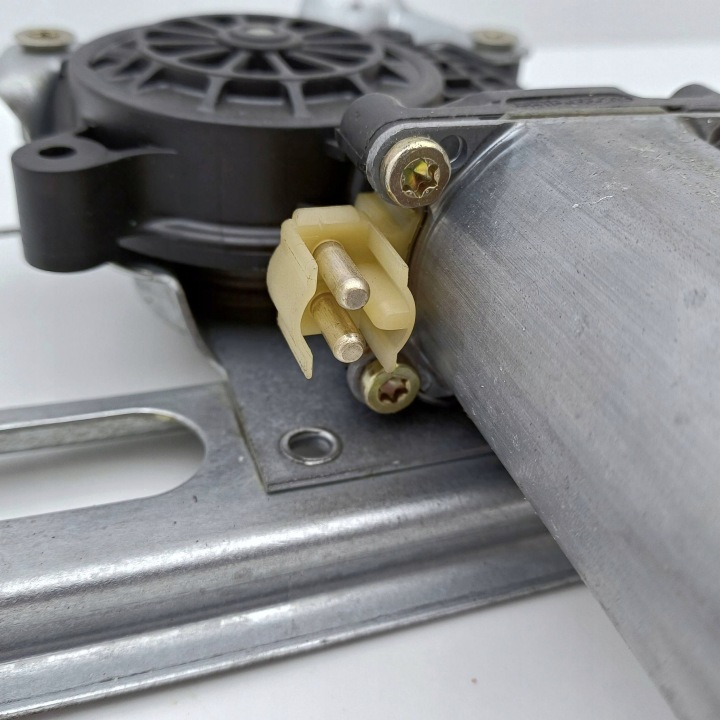 фото №7, Підйомник скло праве перед mercedes benz a w168 2 pin 0130821672 nr2441