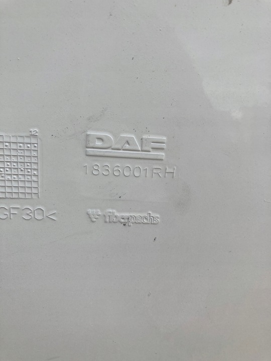фото №11, Daf xf 106 спойлер закабінний правий обтікач панель 1836001