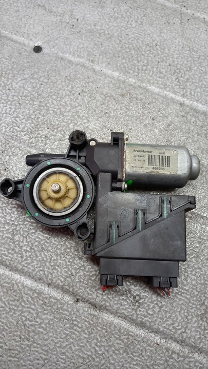 фото №4, Моторчик левый перед vw polo 1.2b 03r