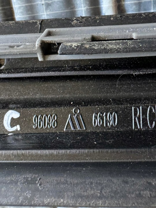 фото №7, Молдинг скла лобовий права citroen ds5 evgc 9609866190